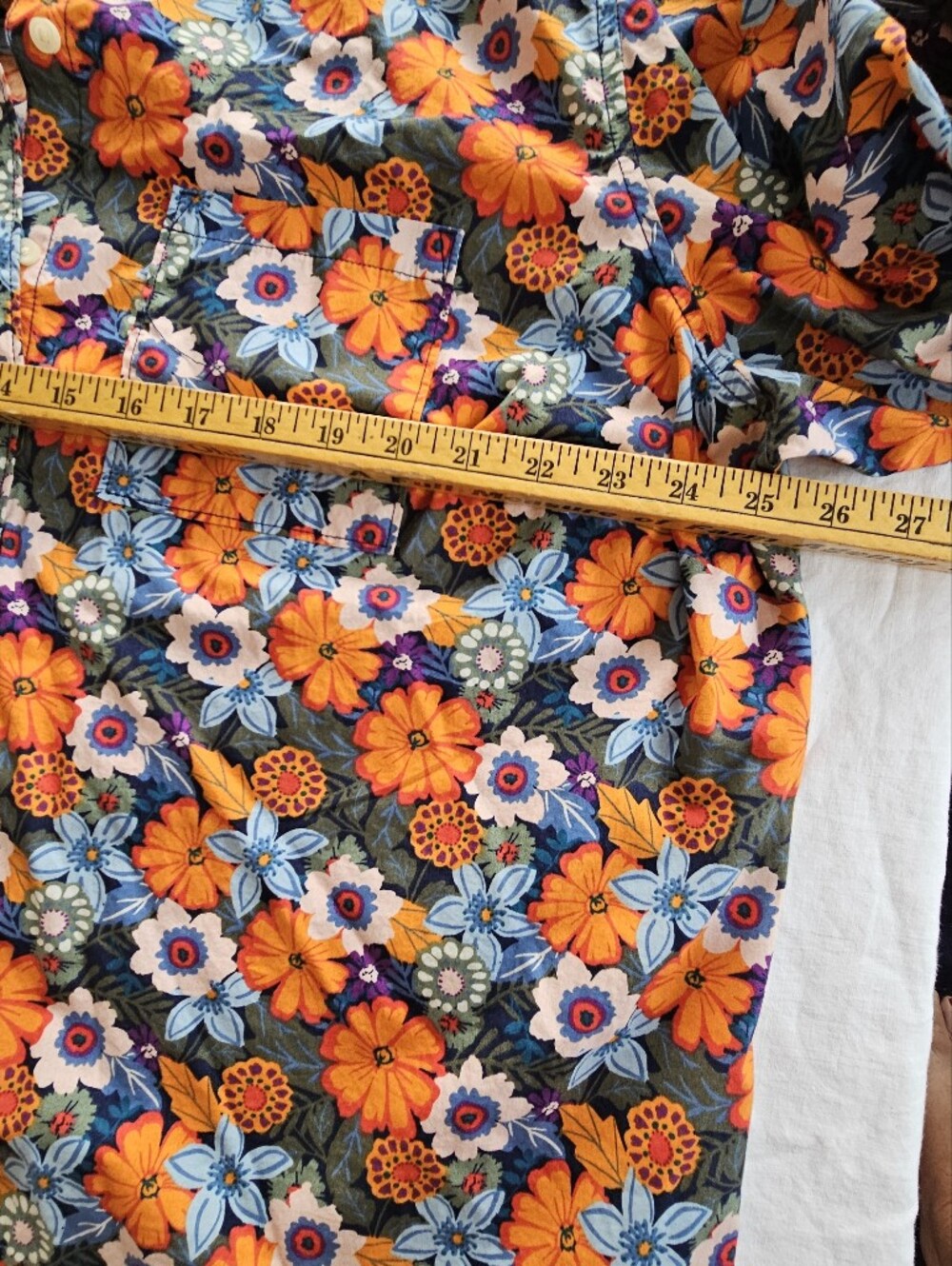 St. John's Bay Button Down Floral Top Size OX - Picture 5 of 6